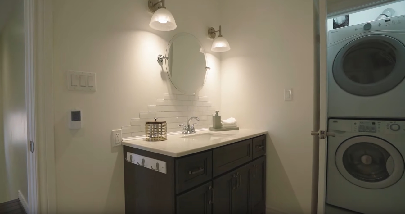 15 Photos vs. 93 Birchcliff Avenue, Toronto Home Interior Design Tour