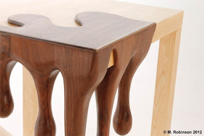 Fantásticas mesas  tallada a mano.