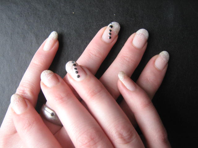 7. Black and White Ombre Nails - wide 2