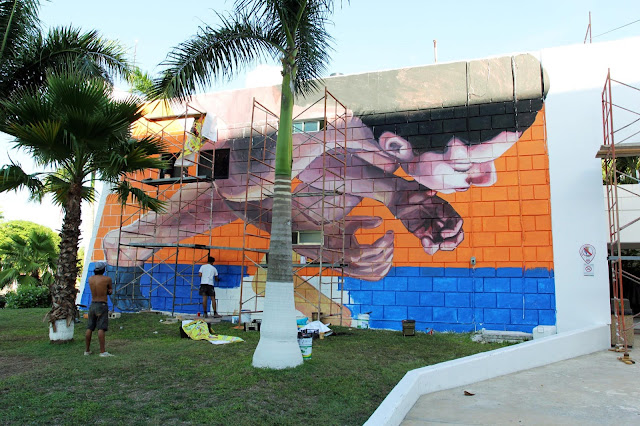 While we last heard from him in Buenos Aires last month, Ever is now also in Mexico painting on the streets of Cozumel.