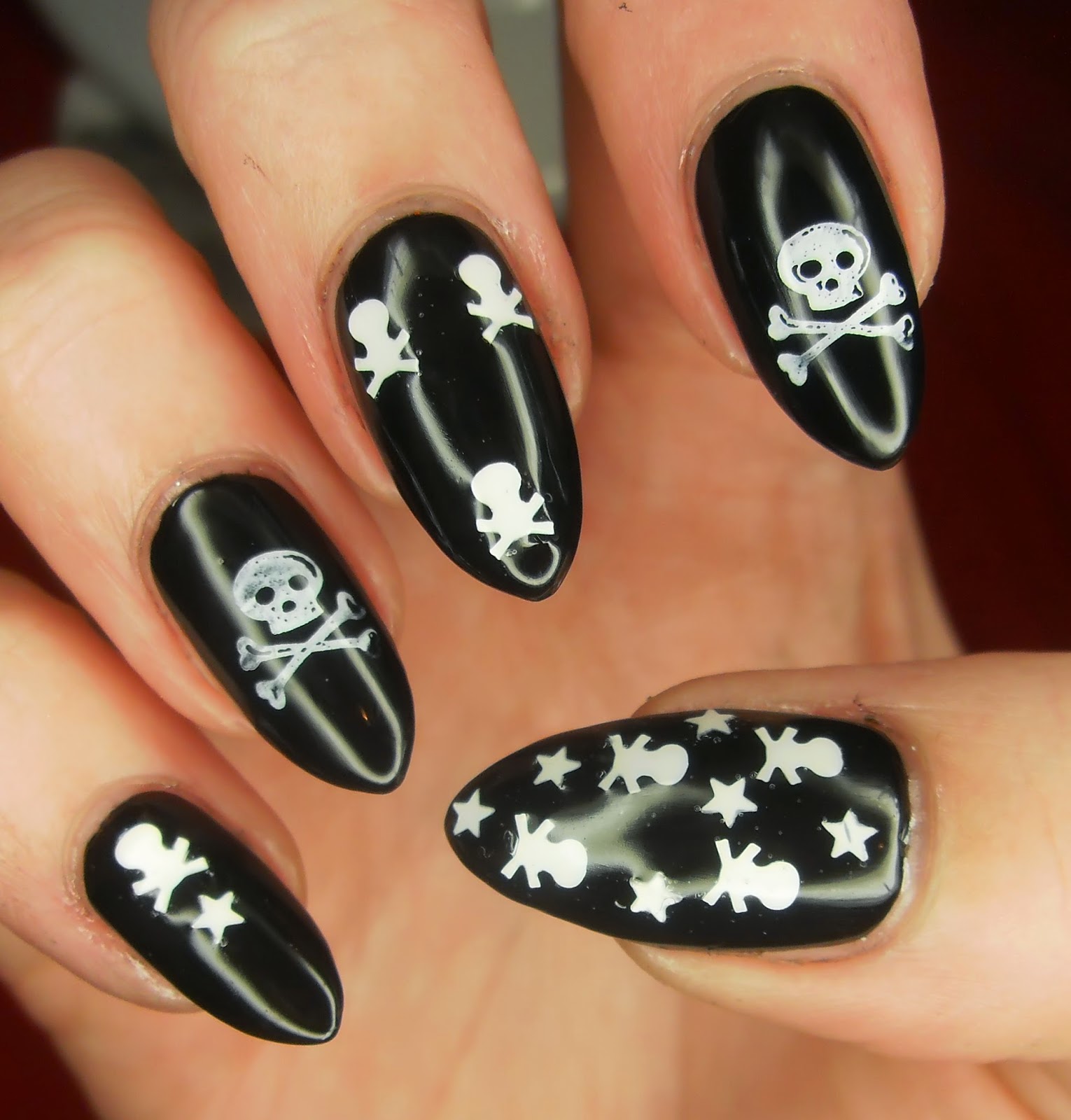 SpecialGirl Nails Skull And Crossbones