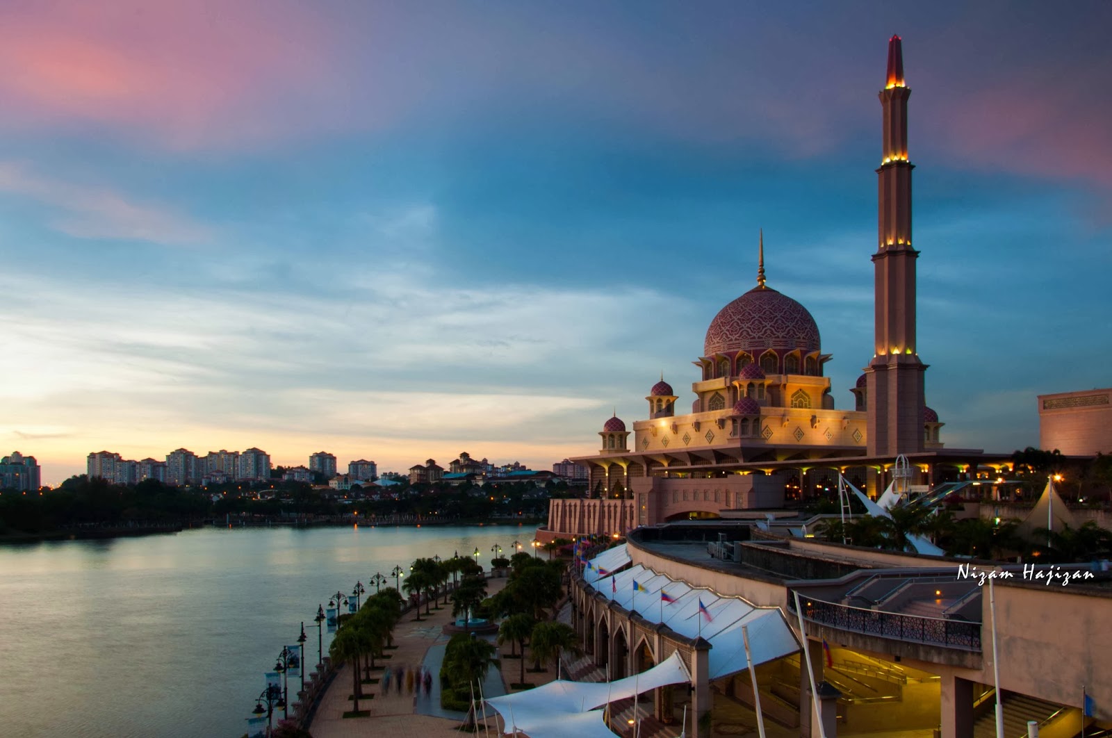 Aku Nizam Hajizan: Putra Mosque