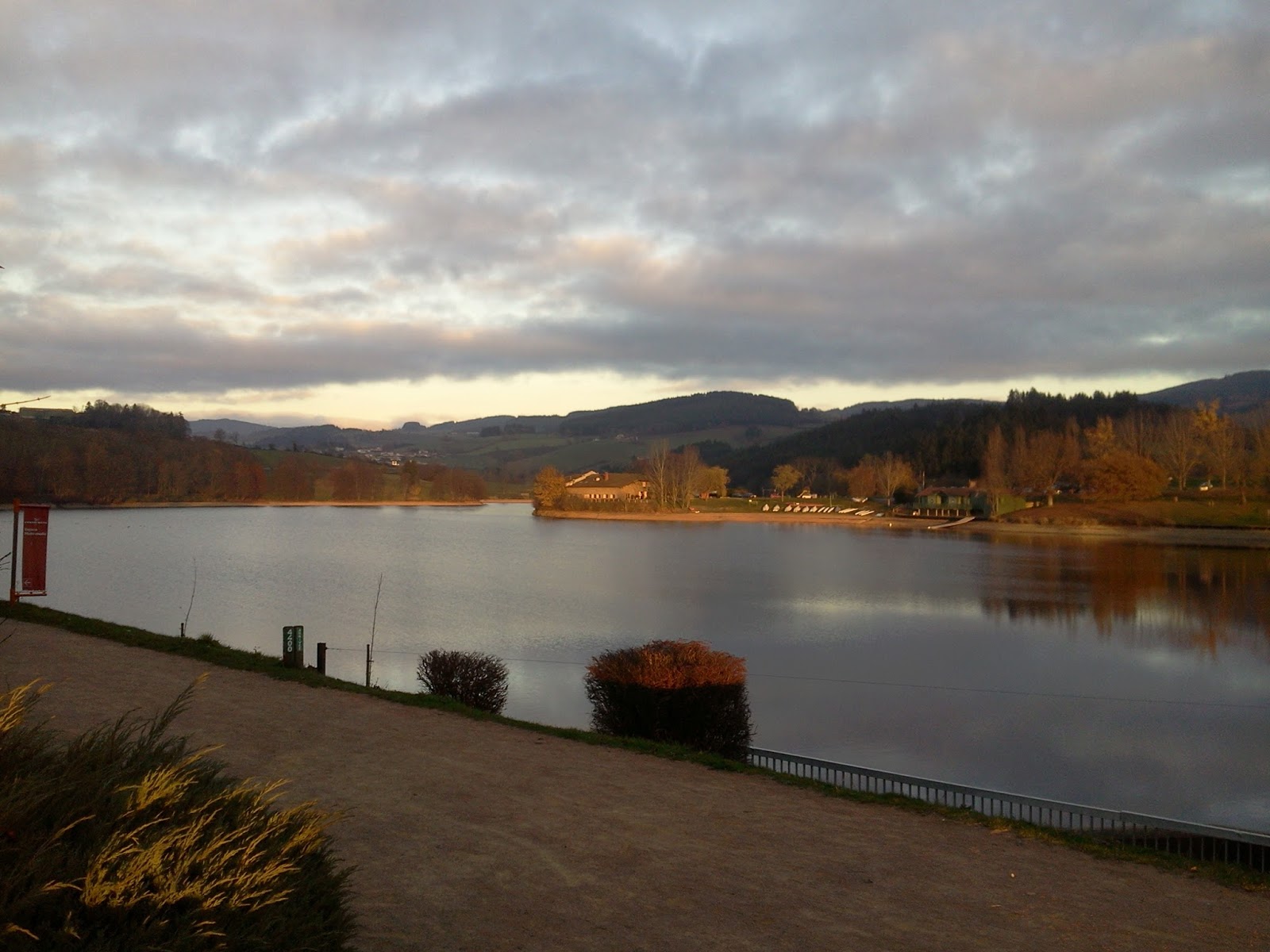 Les Errances Oniriques de Nathaniel: CUBLIZE et le Lac des Sapins (69 ...