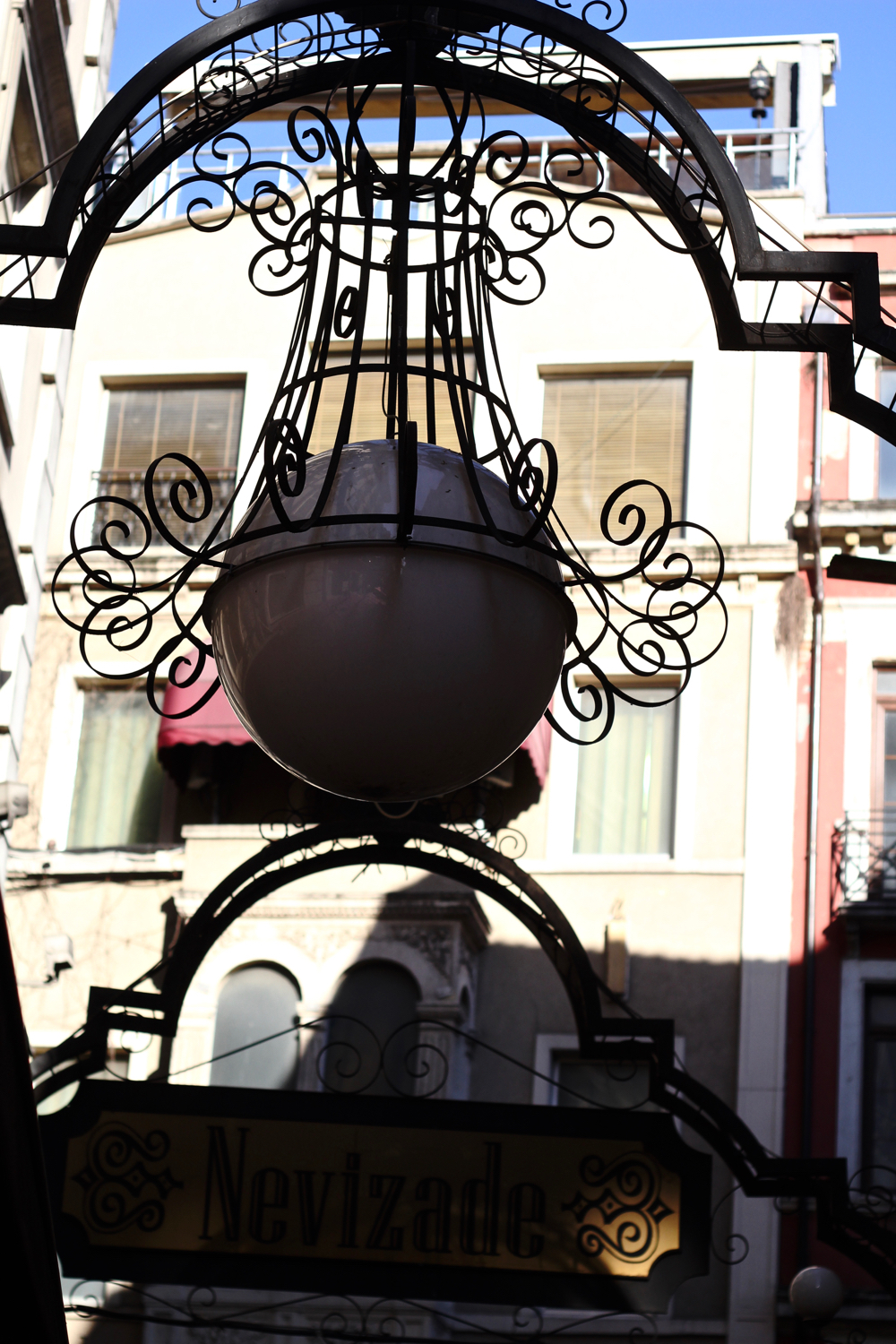 lustre art de co istanbul blog deco blog mode homme velihat istanbul mort uysal matthias cornilleau istanbulda blogger fashion