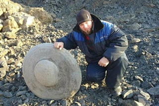 Ρωσία: Πάνω από 12 σκαλισμένοι μυστηριώδεις δίσκοι βρέθηκαν κοντά στο Βόλγκογκραντ (ΦΩΤΟ)  