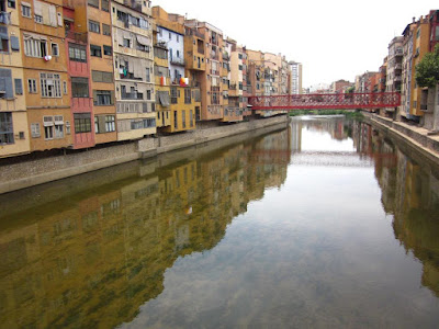 Les Cases de L'Onyar in Girona