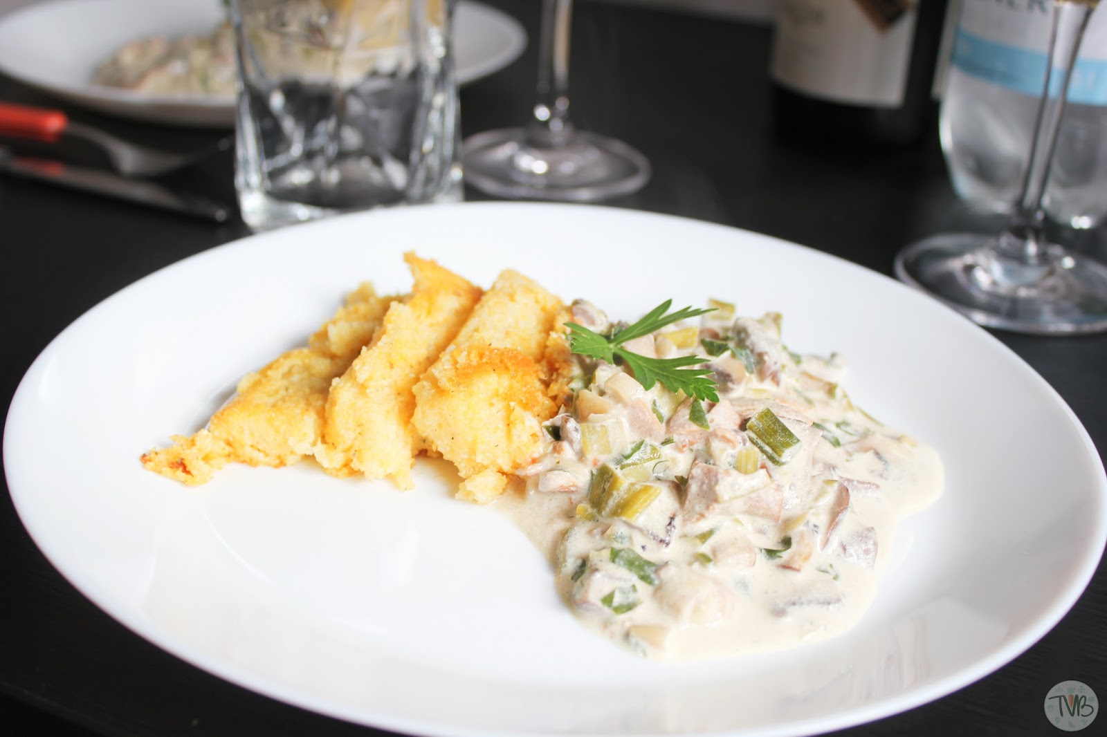 Schwammerlsauce mit gebratenem Polenta #vegan - Tschaakii's Veggie Blog Schwammerlsauce mit gebratenem Polenta #vegan - Tschaakii's Veggie Blog