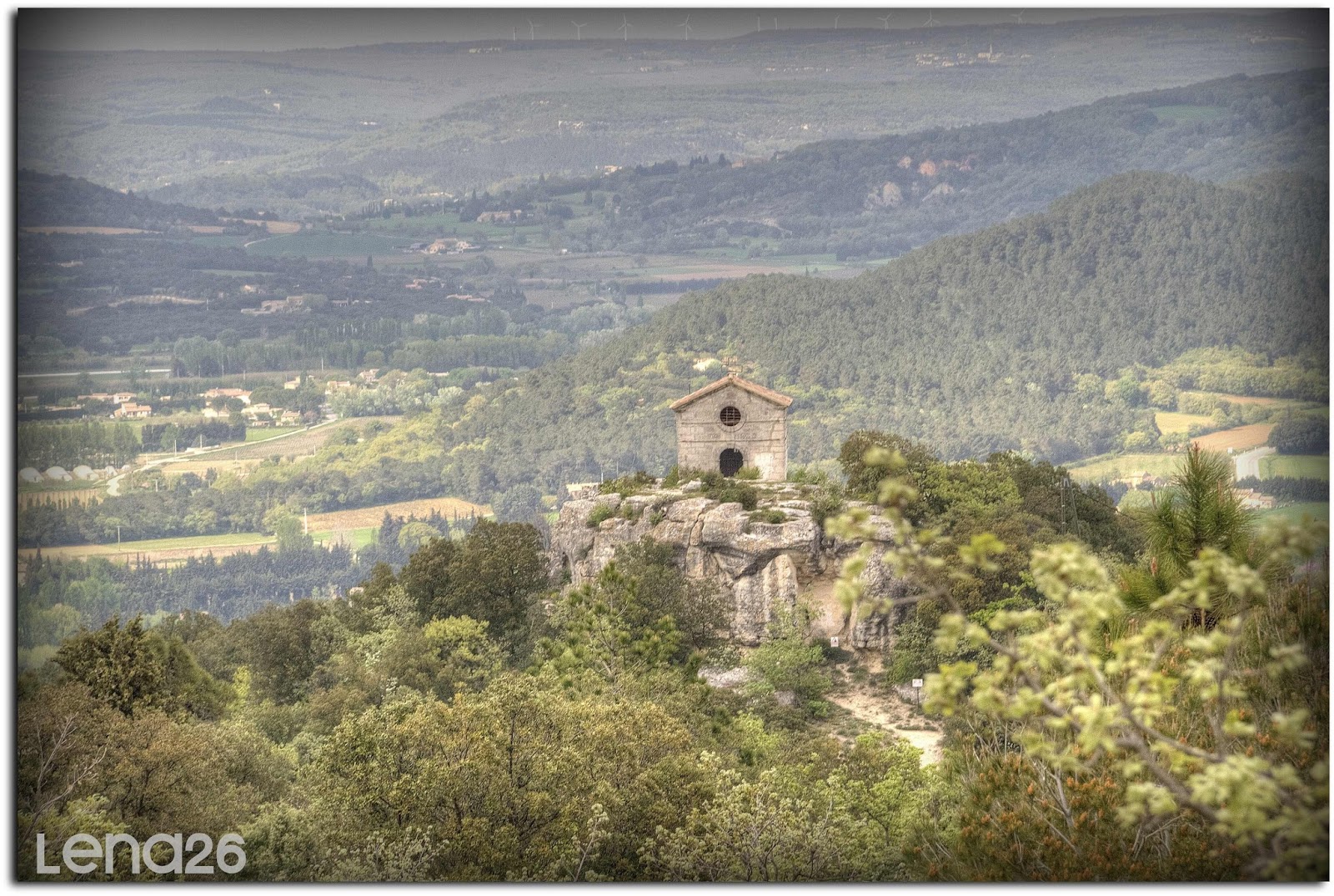 Balades en DrômeArdèche St Restitut / St Paul Trois Châteaux le
