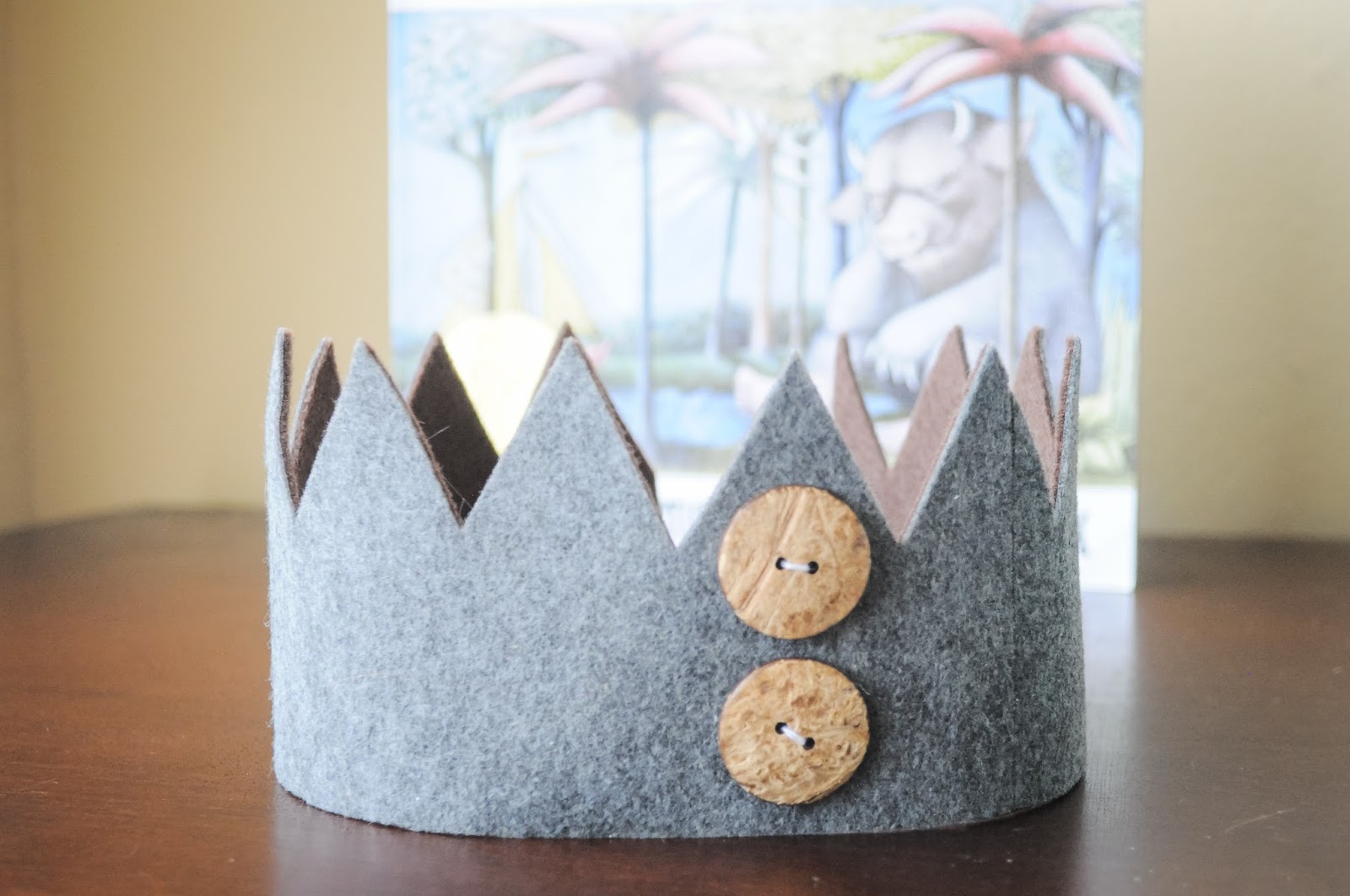 How to Make a Paper Crown (with Free Template!) - The Craft-at-Home Family