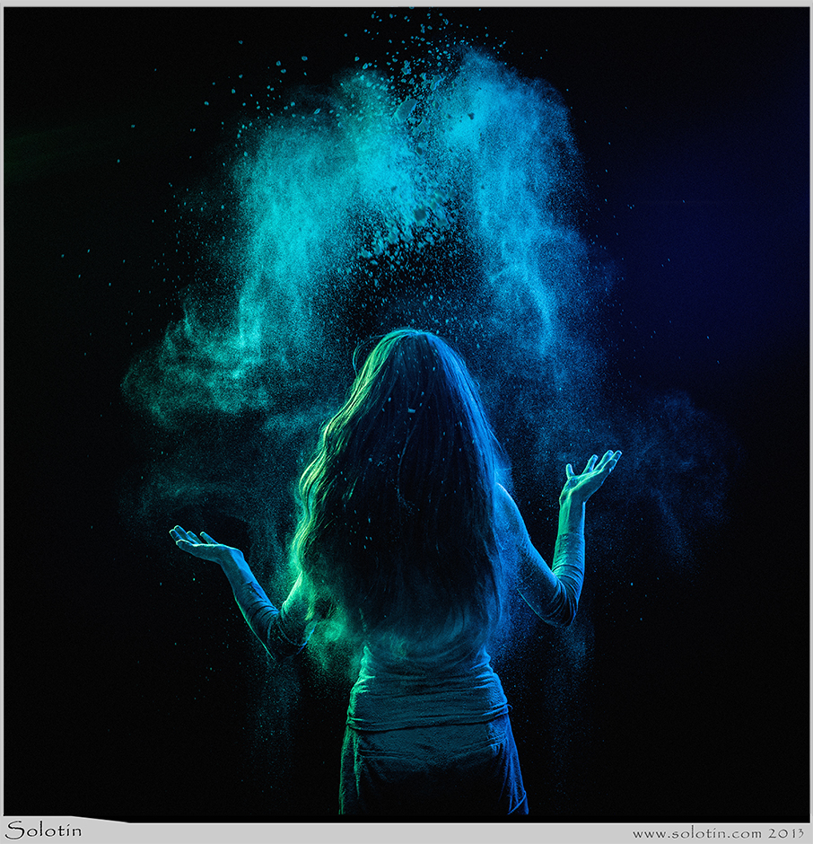 Фотосессия с порошковыми красками. Картина сухими красками. Сухие краски картина. Яркие краски дым. Сухие краски.