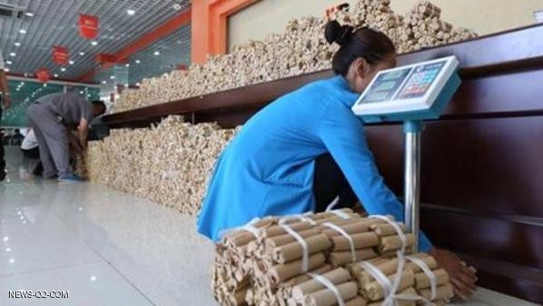  يشتري سيارة بأربعة أطنان من النقود المعدنية