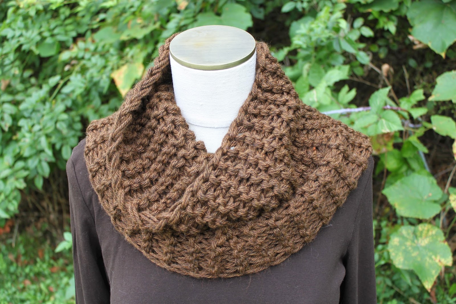 Celtic Heart Knitting and Quilting Outlander Claire Cowl Pattern