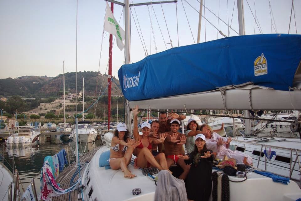 http://www.imbarcoindividuale.com/barca_vela_catamarano_isole_eolie.html
