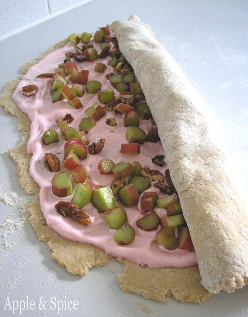 Apple & Spice The Daring Bakers March 2011 Yeasted Rhubarb