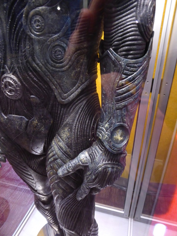 Hollywood Movie Costumes and Props Idris Elba and Chris Hollywood Movie Costumes and Props Idris Elba and Chris