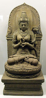 Patung Prajnaparamita