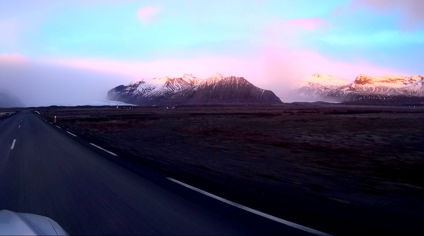 Wynajem samochodu i drogi na Islandii
