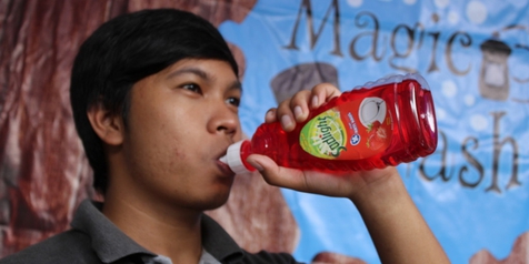 Minuman Mirip Sabun Pencuci Piring Ini Bikin Kecanduan Warga Malang, Seperti Apa ya Rasanya?