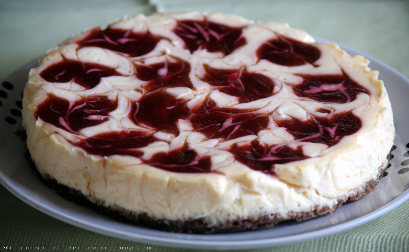 Senses in the kitchen Plum & ginger swirl cheesecake