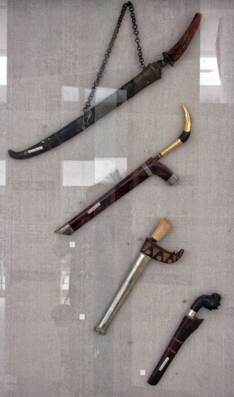 Enggak Ada Matinya: Senjata tradisional suku batak