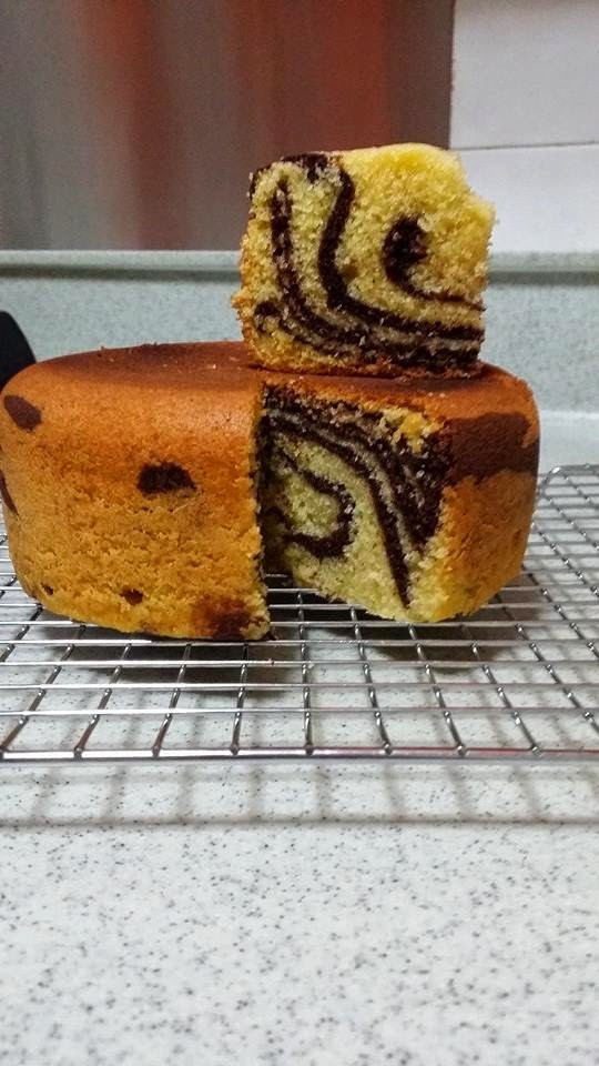 Mini Rice Cooker Marble Cake by Patricia Na Baking