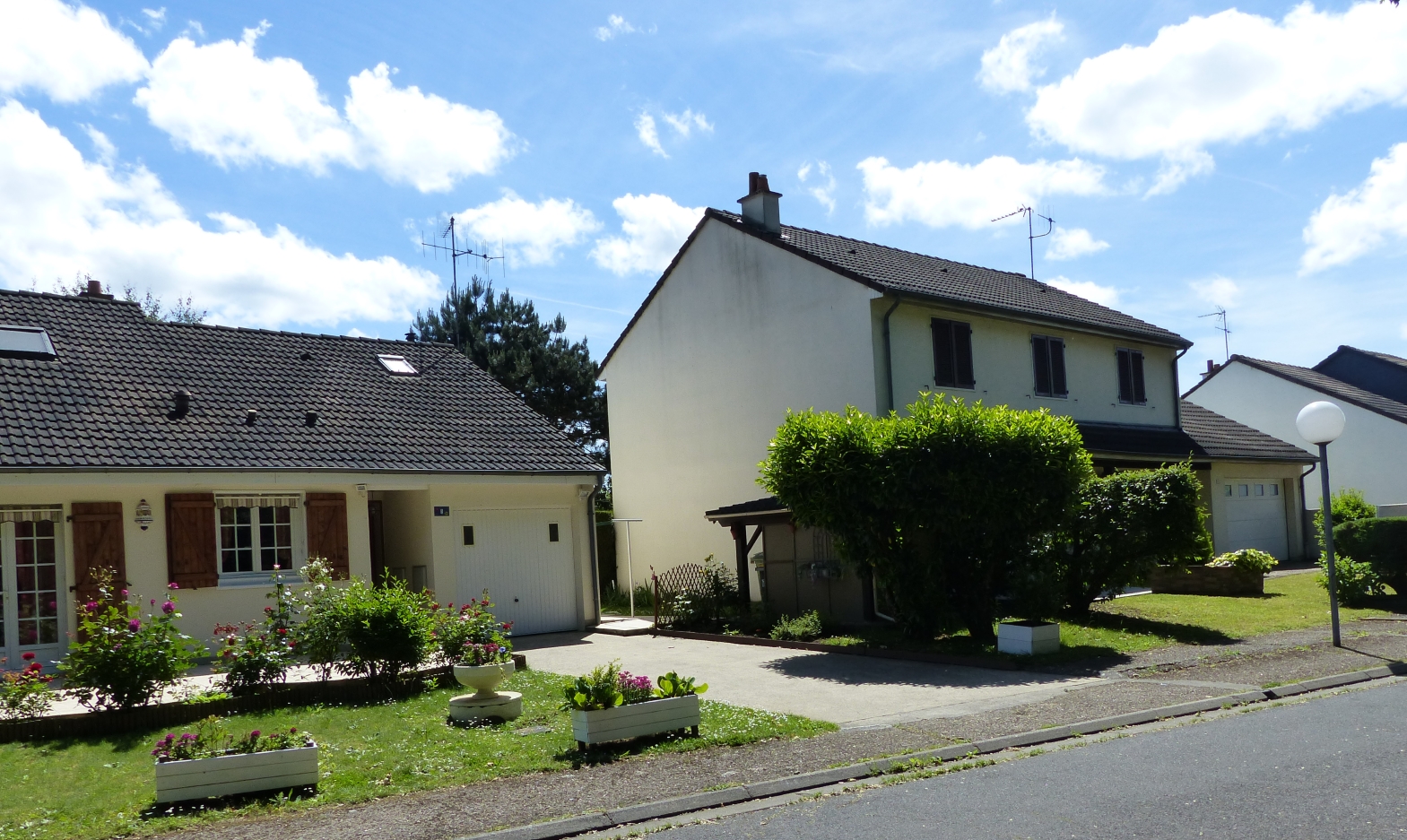 Notre Dame d'Oé Impasse des Erables les premiers en 2017!