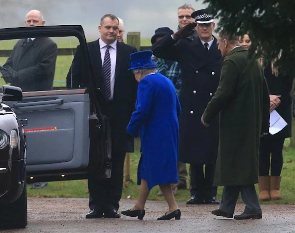 Queen Elizabeth II, Duchess Catherine of Cambridge, prince William, Kate Middleton wore SPORTMAX Long Belted Coat