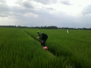 chacha booms: MODELING IN GALAXY JEMBER :D