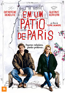 Em Um Pátio de Paris - DVDRip Dual Áudio