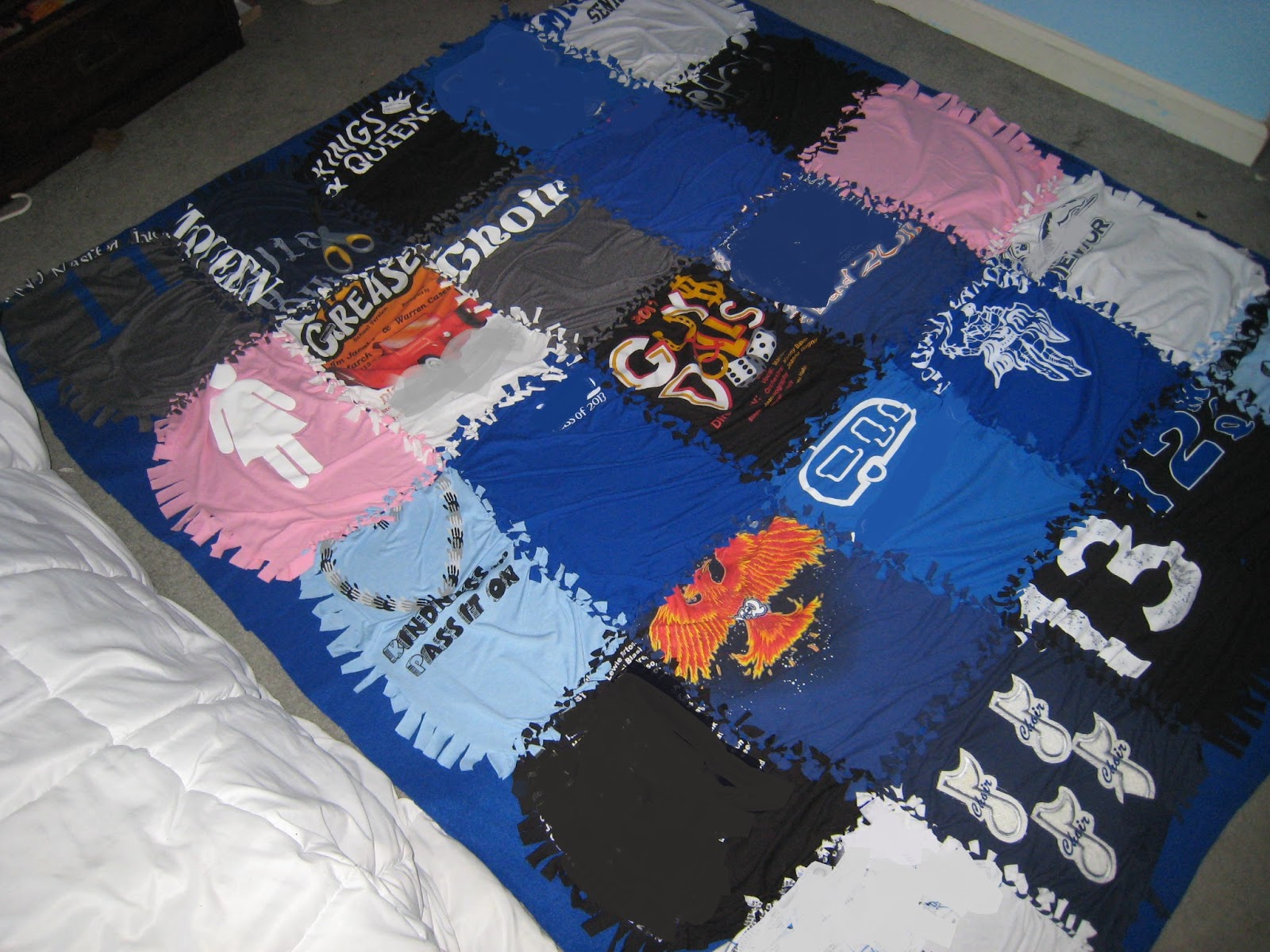 Crafty Cinderella DIY NoSew TShirt Blanket