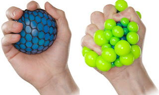 Mainan-mainan Penghilang Stres yang Populer stress ball stres ball