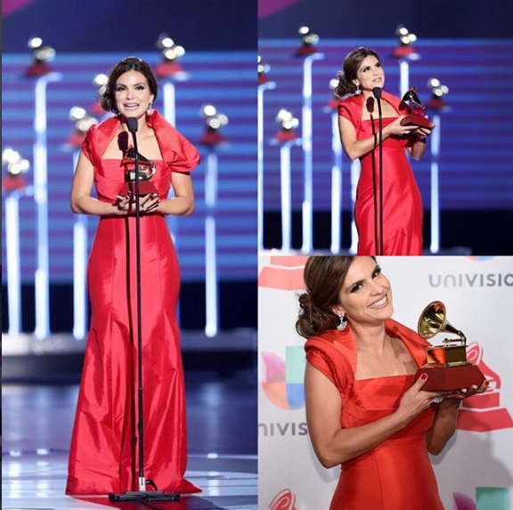 CRISTÃO NOTÍCIAS: Aline Barros ganha o seu sétimo Grammy Latino, com o CD  "Acenda a Sua Luz"