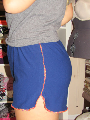 Simplicity 5695 knit shorts www.sewplus.blogspot.com