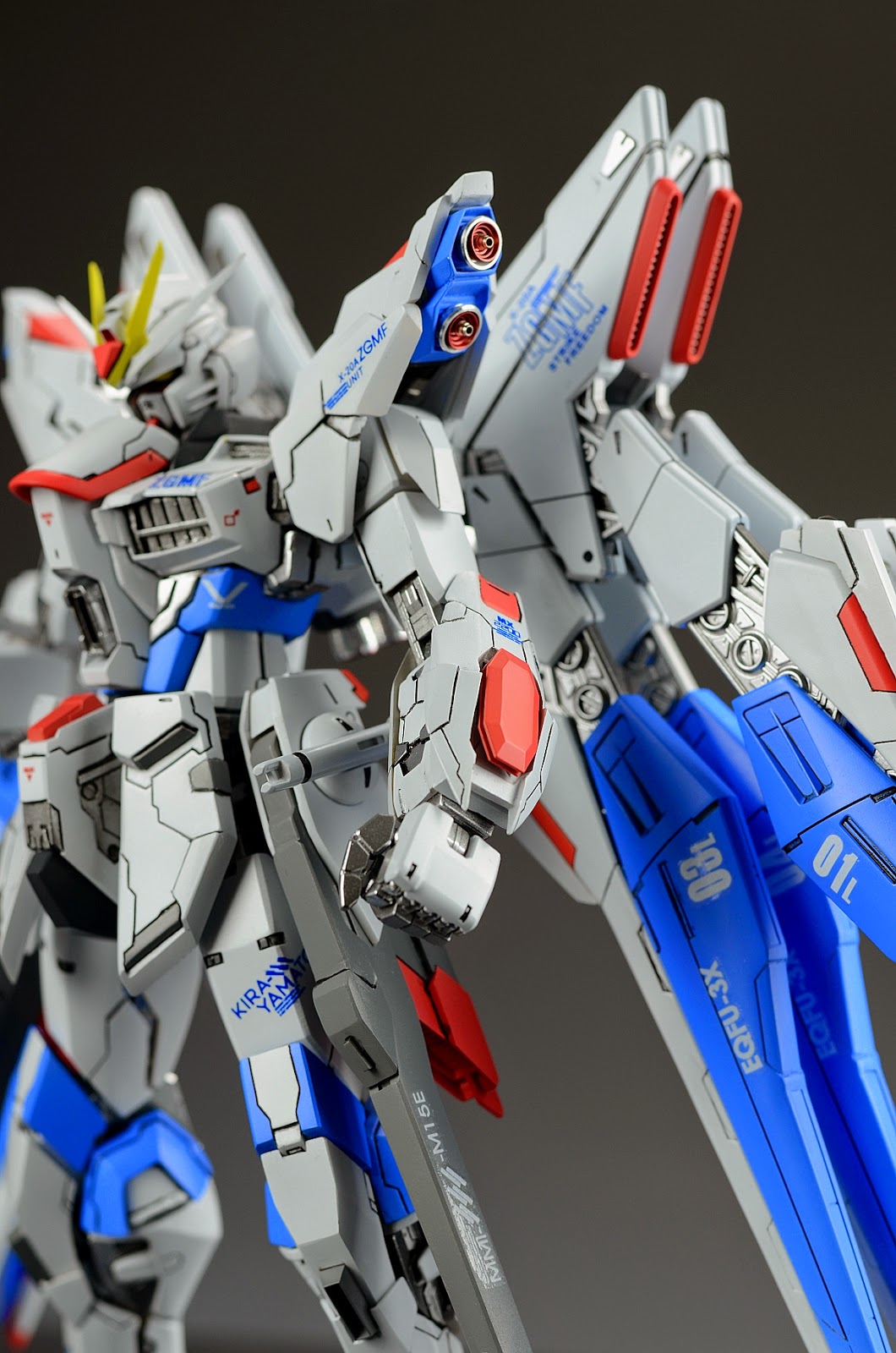 Gundam Strike Freedom. Gundam 1/100 people. Gunpla. Build Strike Decals Gunpla. Страйк 100