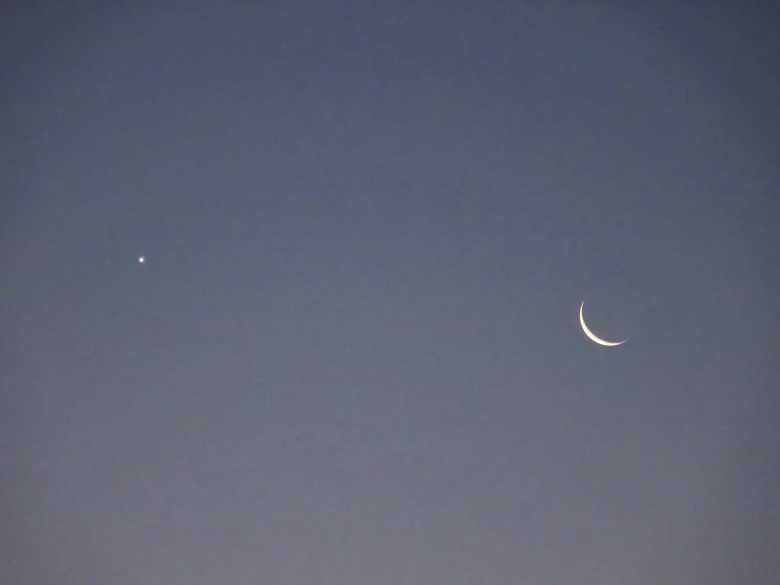 Месяц в Вечернем небе фото крупным планом. Юпитер и Луна в соединении. Соляр луна соединение луна