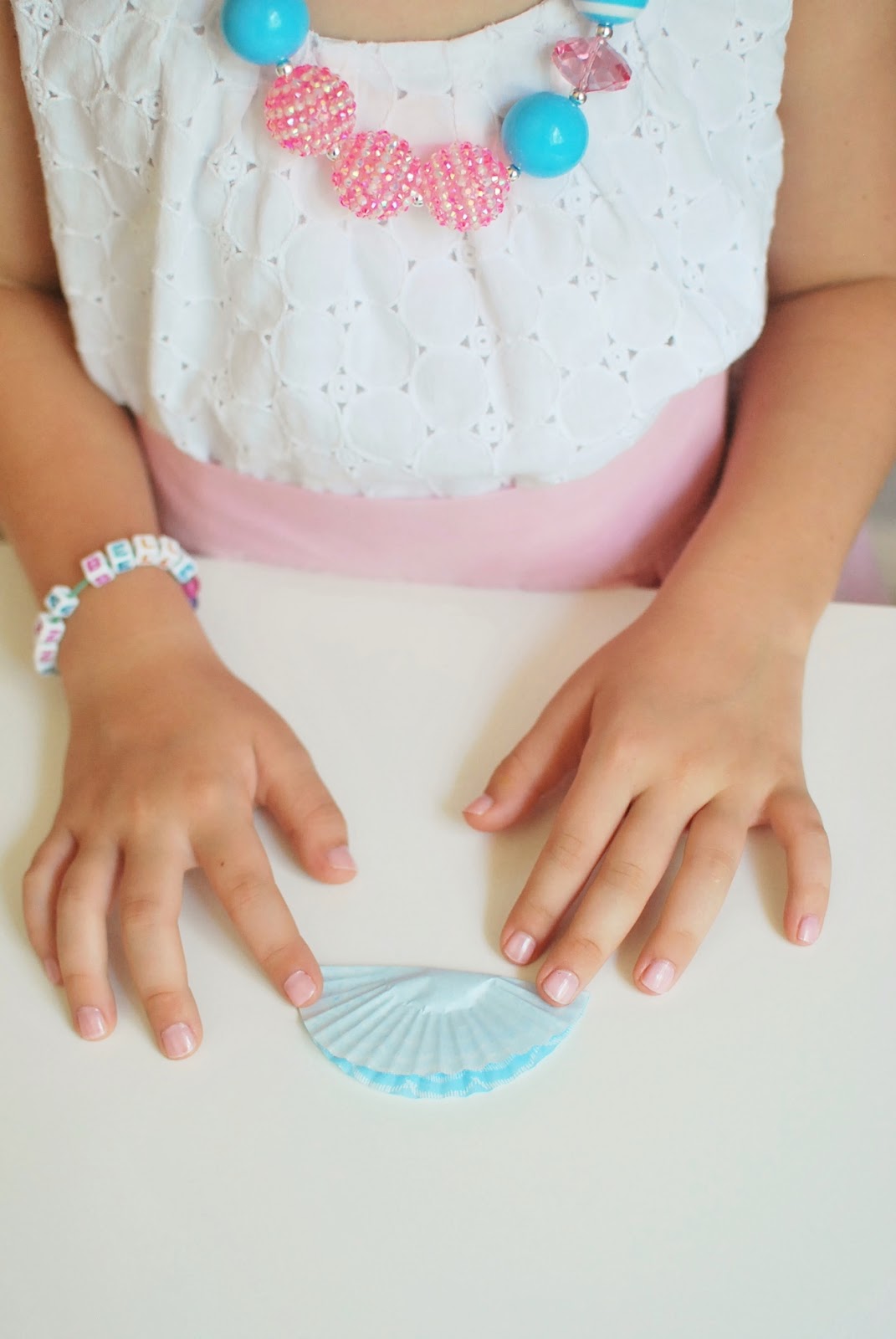 anna and blue paperie DIY Tutorial Cupcake Liner Garland