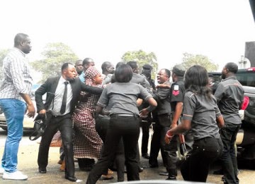 sss fighting police lagos sss fighting police lagos