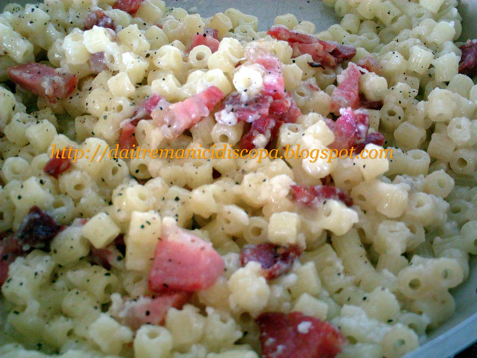 I tre manici di scopa pasta alla gricia o cacio e pepe