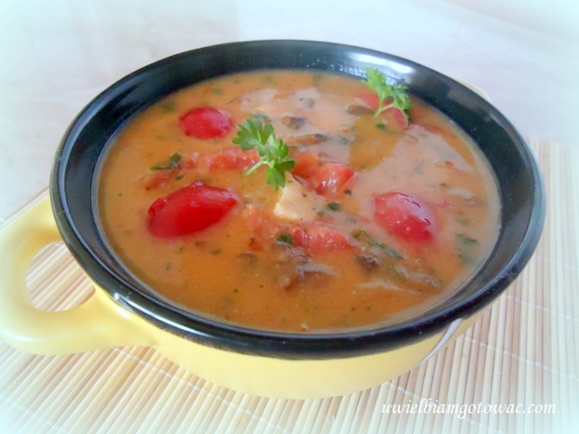 Tom Kha Gai - tajska ostra zupa z kurczakiem