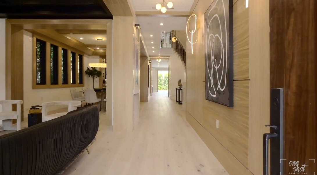 36 Interior Design Photos vs. 8235 W 4th St, Los Angeles Luxury Home Tour