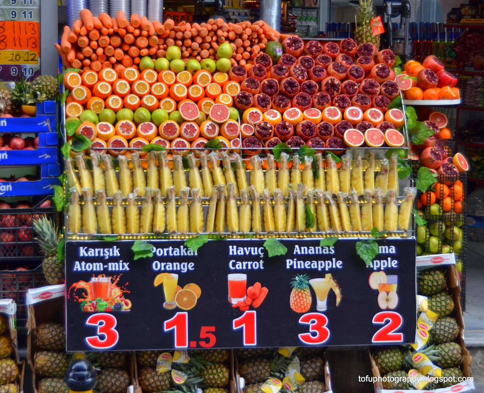Tofu Photography Fresh juice stall in Istanbul, Turkey
