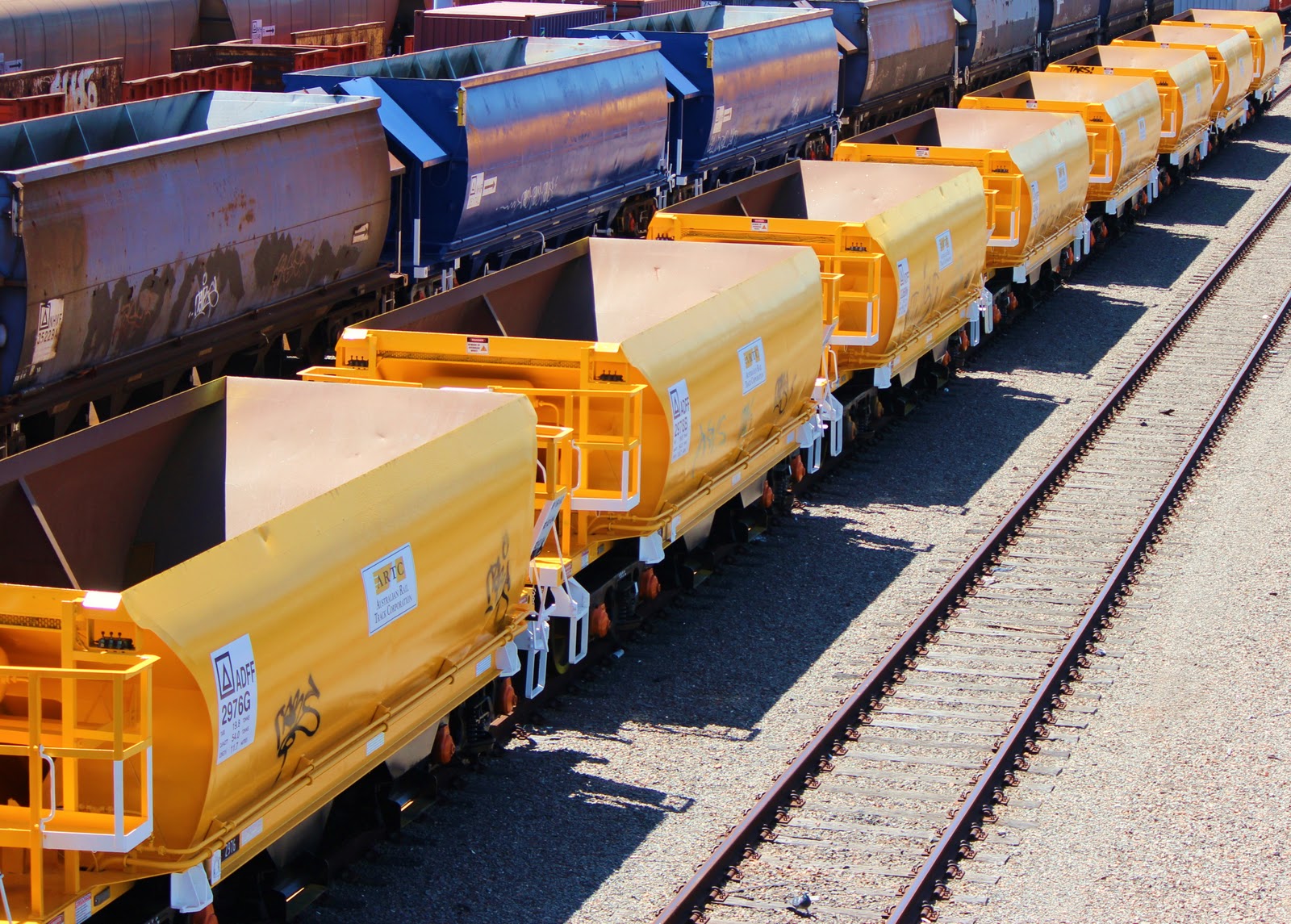 rusted2therails ADFF ballast hoppers