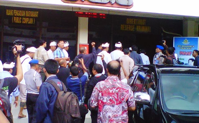 Spanduk Ancaman Gubernur, 3 Aktivis Tolak Reklamasi Diperiksa