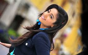. HD Photos; Popular Bollywood Celebrity Ileana DCruz in Goggles Images