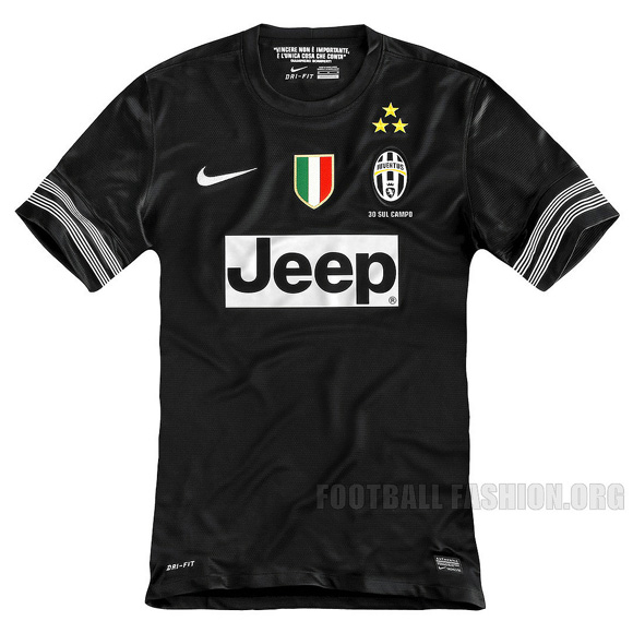 J U V E N T U S F C Jersey Resmi Juventus Musim 20122013