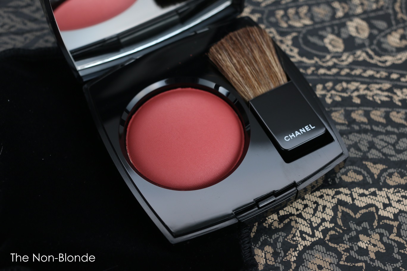 The Non-Blonde: Chanel Rouge Profond Joues Contraste Blush Fall 2016 Le  Rouge Collection No.1