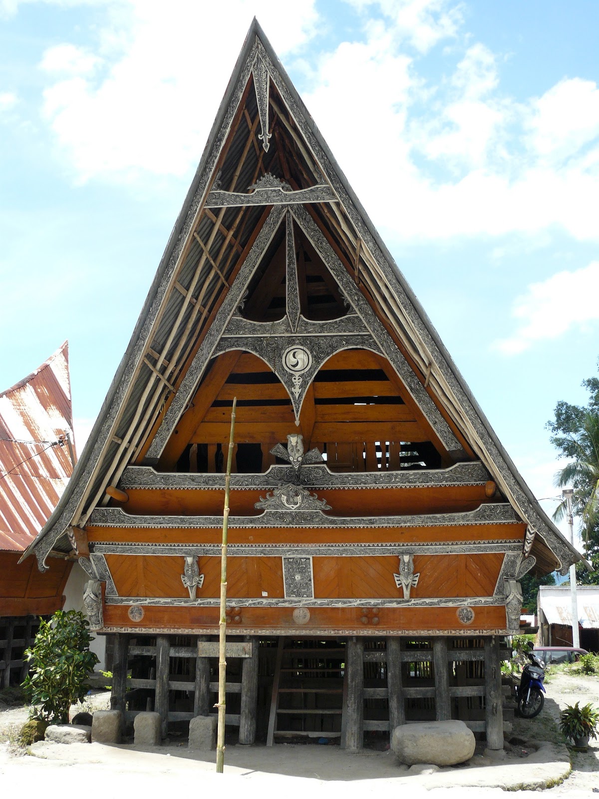 Wisata Desa Tomok dan Desa Ambarita Sumatera Utara | Gido ...