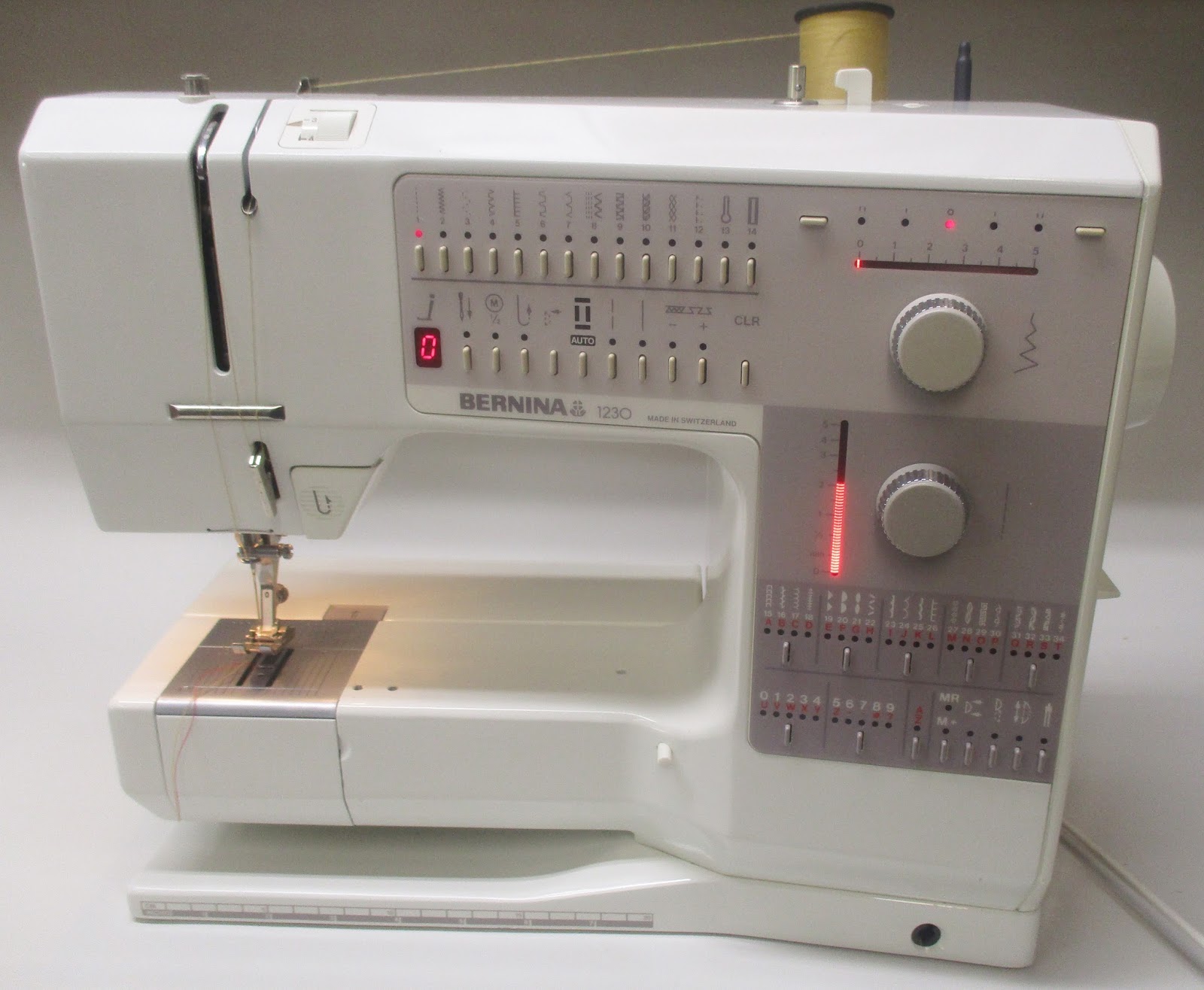 MI Vintage Sewing Machines: Bernina 1230 (late 1980's)