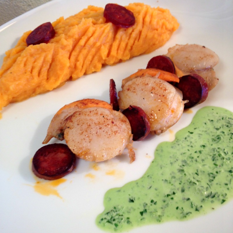 La cuisine & Claudine SaintJacques au chorizo, purée de patates douces "Papilles en Fête