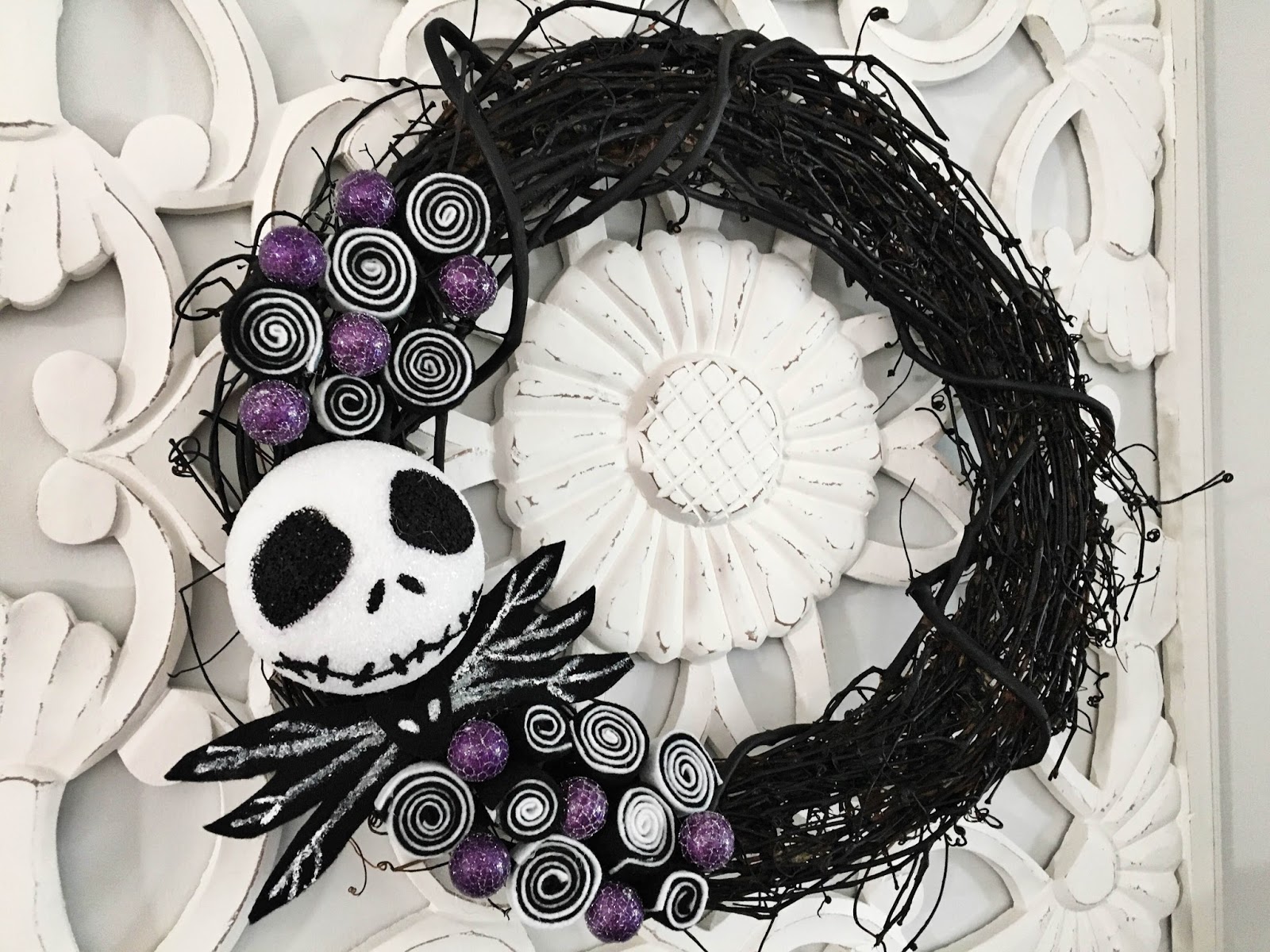 Do Tell, Anabel DIY Jack Skellington Halloween Wreath